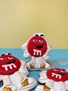 M&M's форма червоний